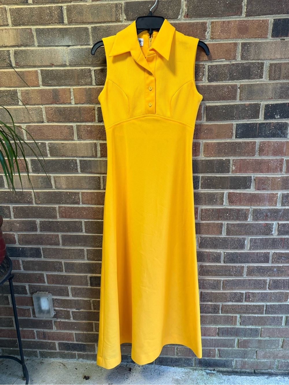 Vintage Sleeveless Yellow Collared Maxi Dress